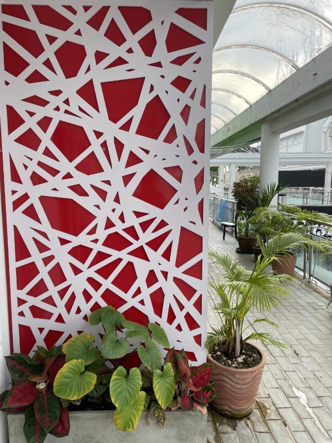 Inn Dulgence Patong Luaran gambar