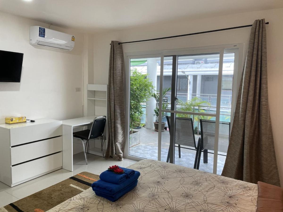 Inn Dulgence Patong Luaran gambar