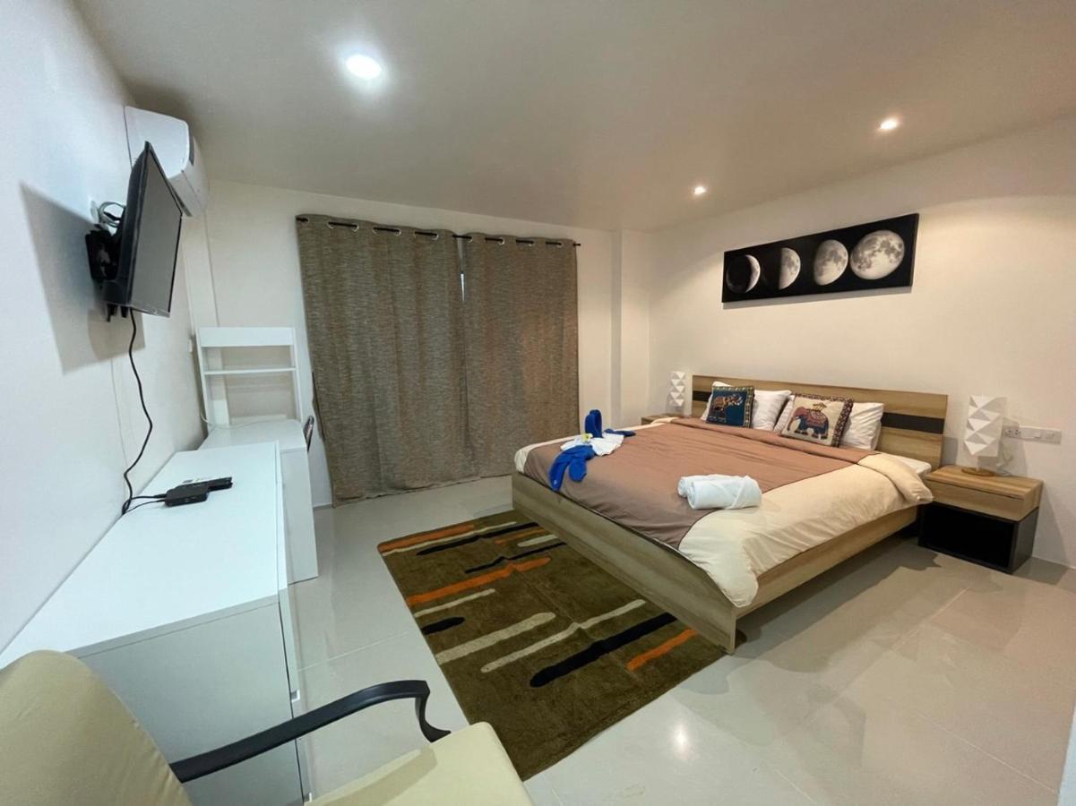 Inn Dulgence Patong Luaran gambar