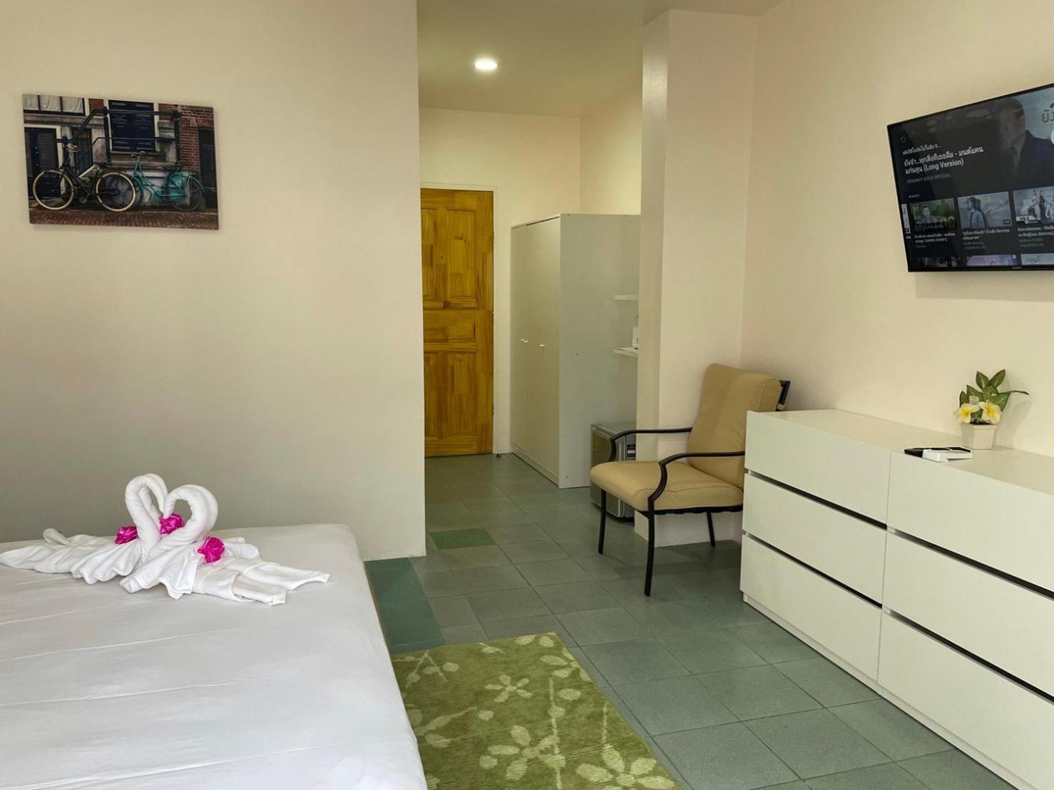 Inn Dulgence Patong Luaran gambar