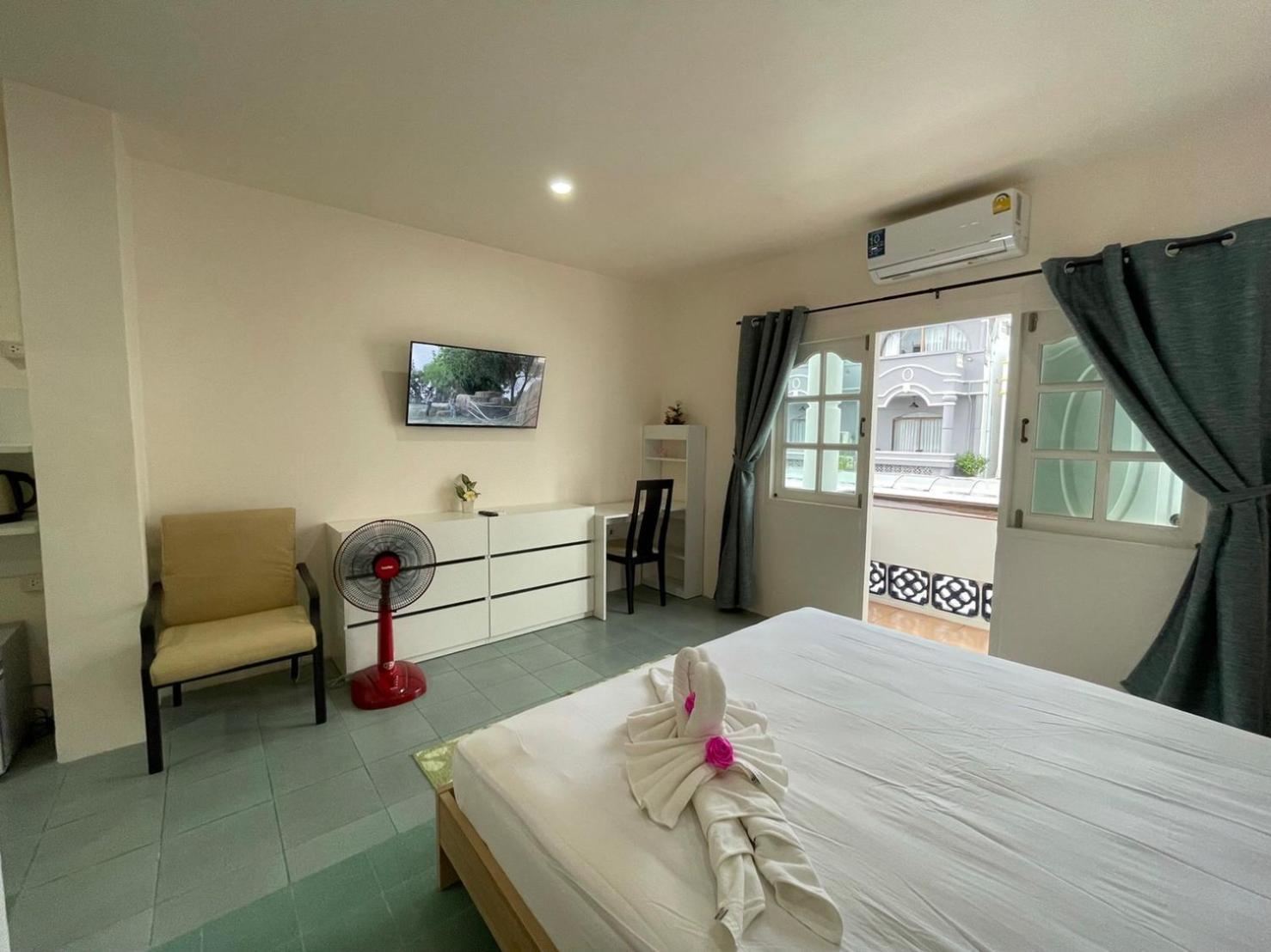 Inn Dulgence Patong Luaran gambar